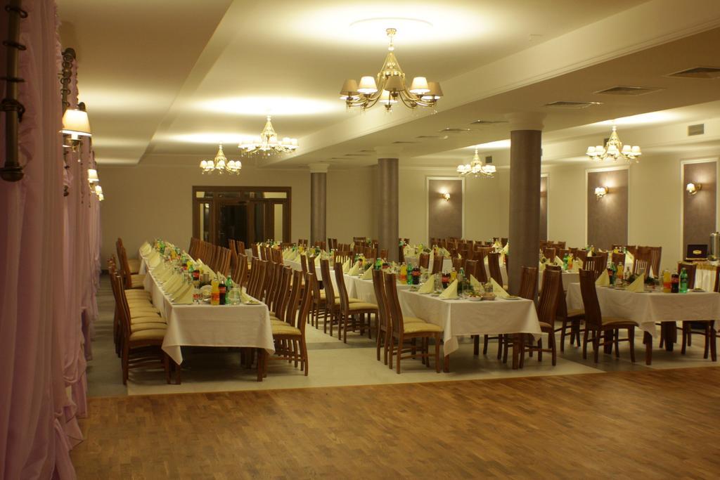 Hotel Stary Mlyn Suchedniow Екстер'єр фото